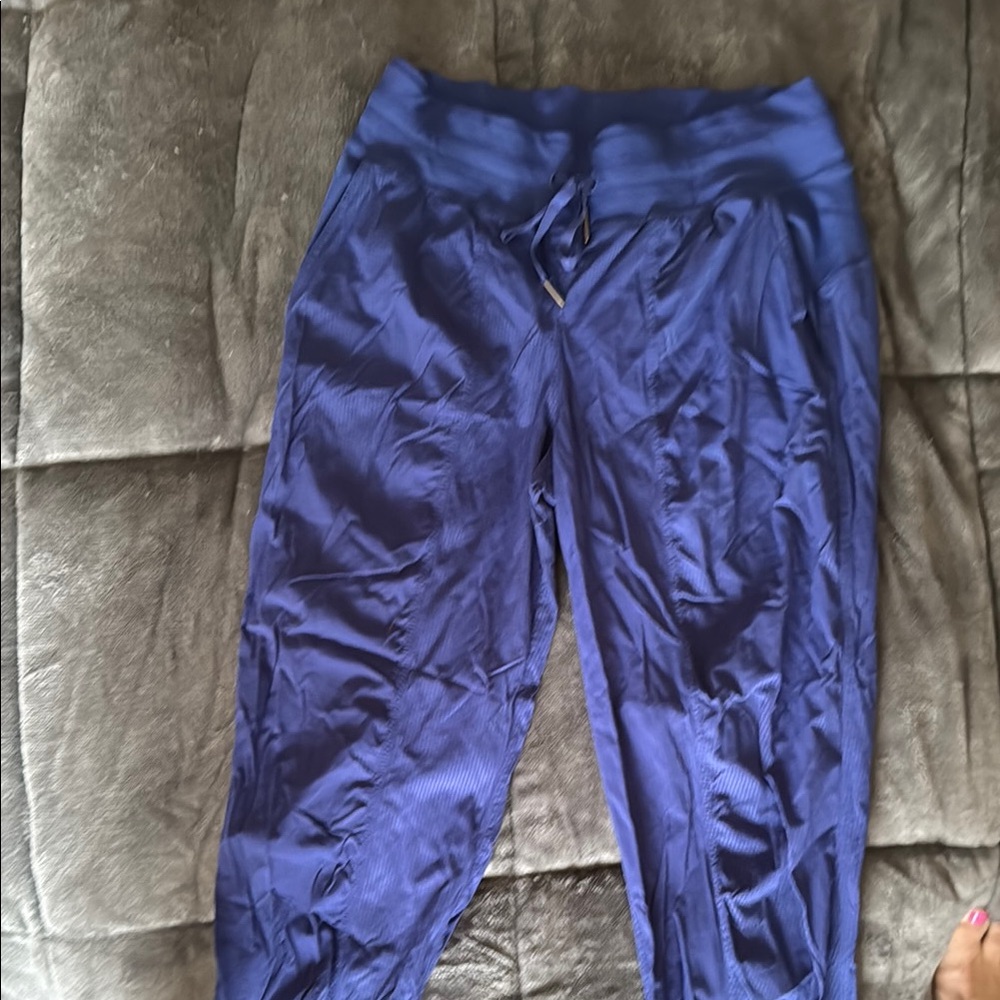 Stylish Lululemon Athletica women’s Blue Jogger Dance Studio Pants